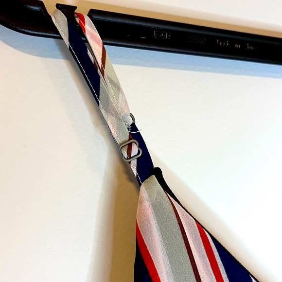 Flowy Striped V-neck Wrap Dress - Picture 7 of 7